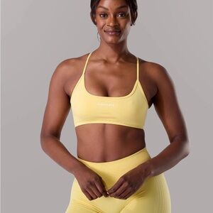 Alphalete AMPLIFY OPEN BACK BRA small Yellow